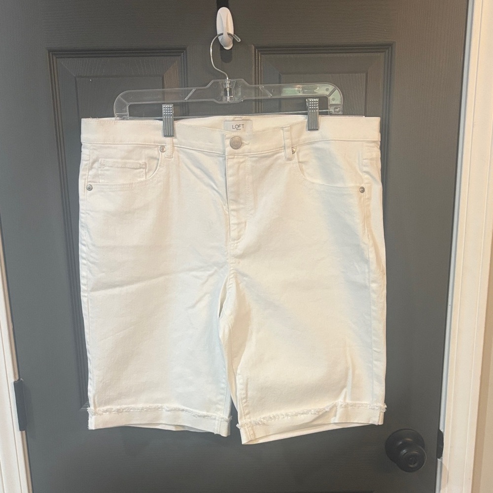 LOFT Crisp White Casual Shorts